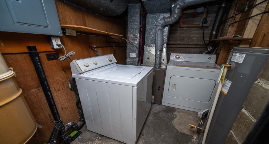 5811 43 Avenue, Red Deer, Alberta T4N 3E5, 2 Bedrooms Bedrooms, ,3 BathroomsBathrooms,Residential,For Sale,43,A2293203