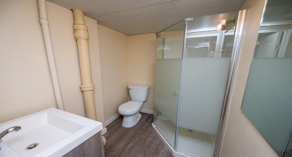 5811 43 Avenue, Red Deer, Alberta T4N 3E5, 2 Bedrooms Bedrooms, ,3 BathroomsBathrooms,Residential,For Sale,43,A2293203