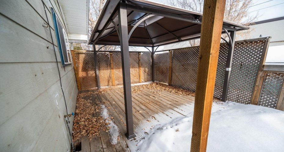 5811 43 Avenue, Red Deer, Alberta T4N 3E5, 2 Bedrooms Bedrooms, ,3 BathroomsBathrooms,Residential,For Sale,43,A2293203