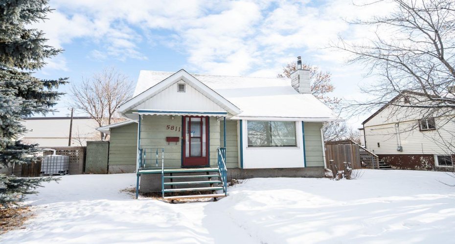 5811 43 Avenue, Red Deer, Alberta T4N 3E5, 2 Bedrooms Bedrooms, ,3 BathroomsBathrooms,Residential,For Sale,43,A2293203