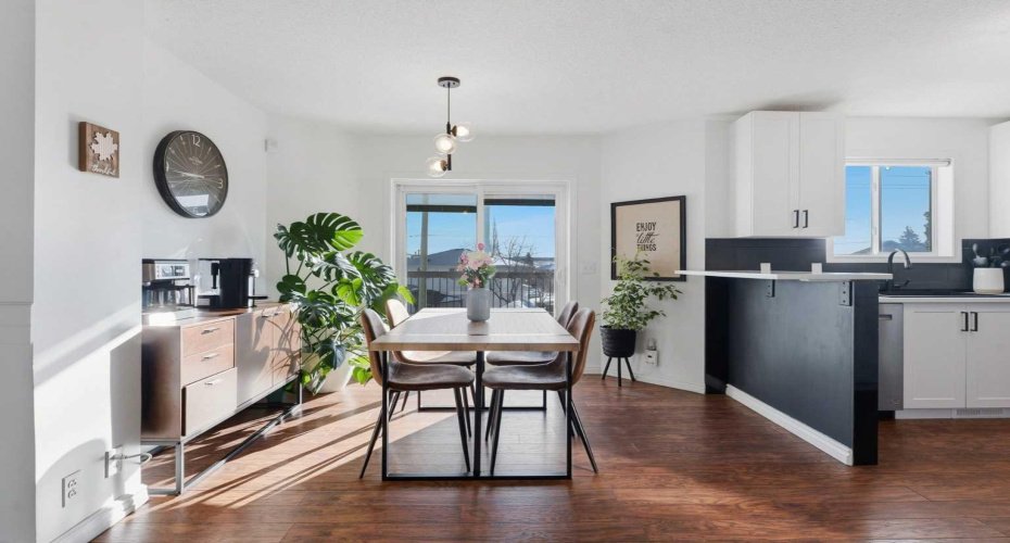 145 Harvest Glen Way, Calgary, Alberta T3K 4J4, 3 Bedrooms Bedrooms, ,3 BathroomsBathrooms,Residential,For Sale,Harvest Glen,A2293205