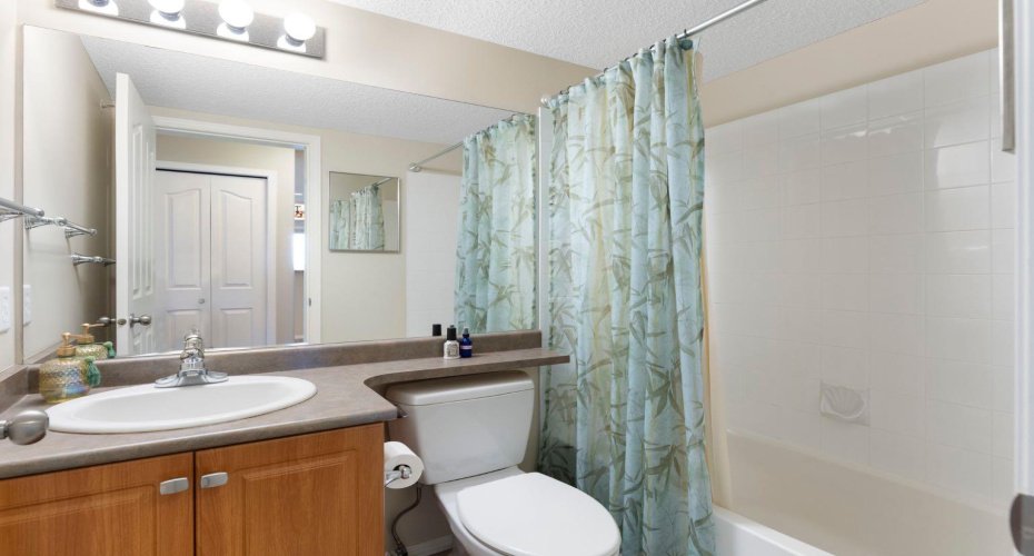 4975 130 Avenue, Calgary, Alberta T2Z 4P1, 2 Bedrooms Bedrooms, ,2 BathroomsBathrooms,Residential,For Sale,130,A2293208