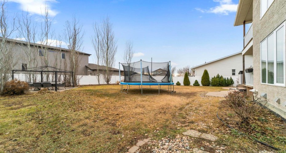 5809 28 Avenue, Camrose, Alberta T4V 1P8, 3 Bedrooms Bedrooms, ,3 BathroomsBathrooms,Residential,For Sale,28,A2293210