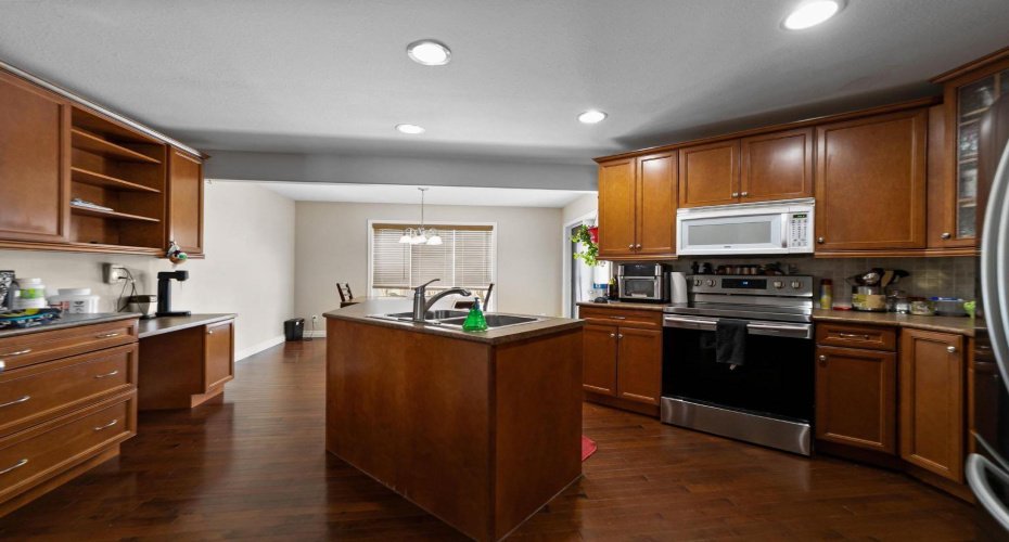 5809 28 Avenue, Camrose, Alberta T4V 1P8, 3 Bedrooms Bedrooms, ,3 BathroomsBathrooms,Residential,For Sale,28,A2293210