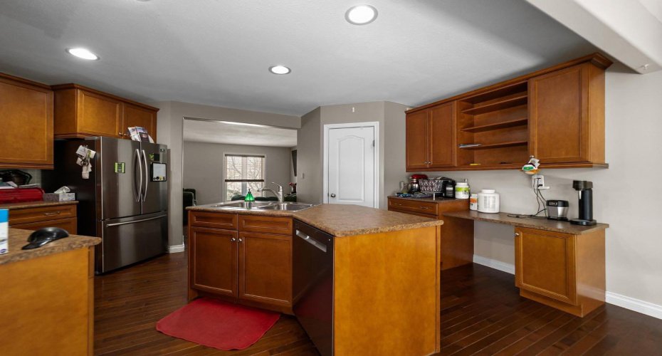 5809 28 Avenue, Camrose, Alberta T4V 1P8, 3 Bedrooms Bedrooms, ,3 BathroomsBathrooms,Residential,For Sale,28,A2293210