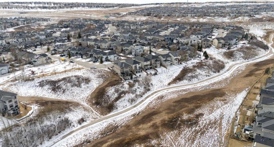 196 Kincora Hill, Calgary, Alberta T3R 0A8, 4 Bedrooms Bedrooms, ,4 BathroomsBathrooms,Residential,For Sale,Kincora,A2293211