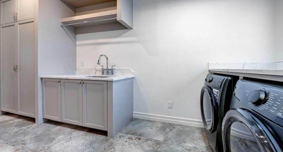 3207 Alfege Street, Calgary, Alberta T2T 3S4, 4 Bedrooms Bedrooms, ,5 BathroomsBathrooms,Residential,For Sale,Alfege,A2293219