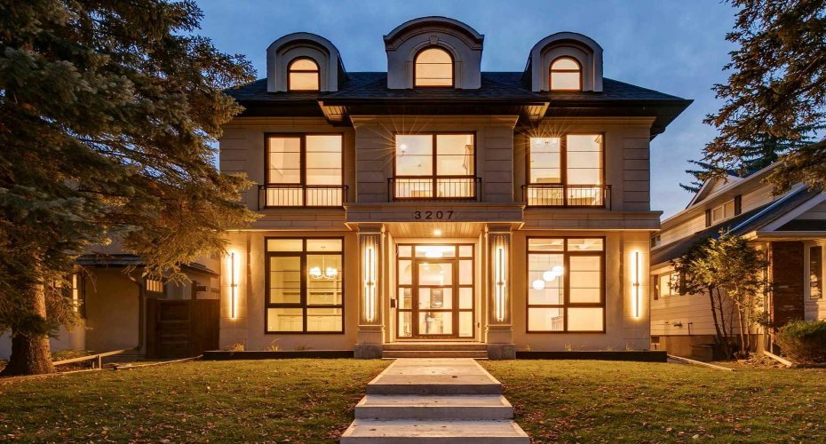 3207 Alfege Street, Calgary, Alberta T2T 3S4, 4 Bedrooms Bedrooms, ,5 BathroomsBathrooms,Residential,For Sale,Alfege,A2293219