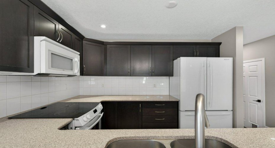 1012 Windsong Drive, Airdrie, Alberta T4B 0P2, 2 Bedrooms Bedrooms, ,4 BathroomsBathrooms,Residential,For Sale,Windsong,A2293220