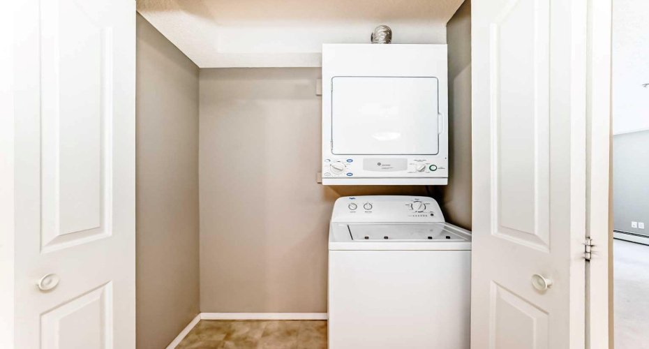 2518 Fish Creek Boulevard, Calgary, Alberta T2Y4T6, 2 Bedrooms Bedrooms, ,1 BathroomBathrooms,Residential,For Sale,Fish Creek,A2293223