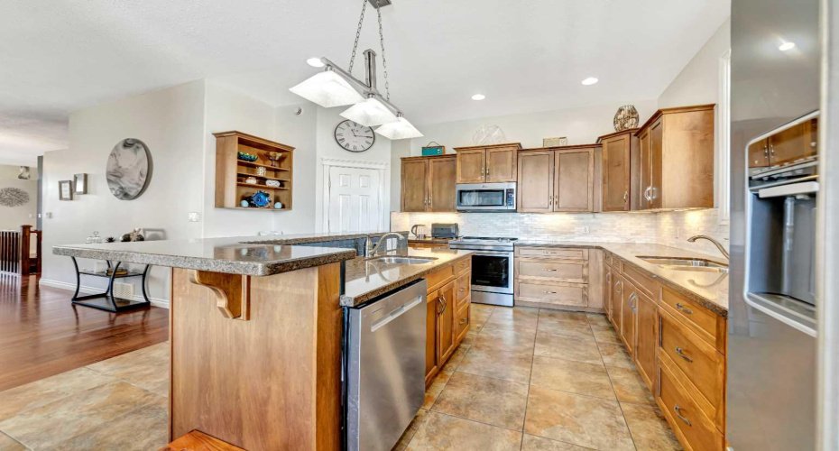 4104 74 Avenue, Lloydminster, Alberta T9V 2H6, 5 Bedrooms Bedrooms, ,3 BathroomsBathrooms,Residential,For Sale,74,A2293233