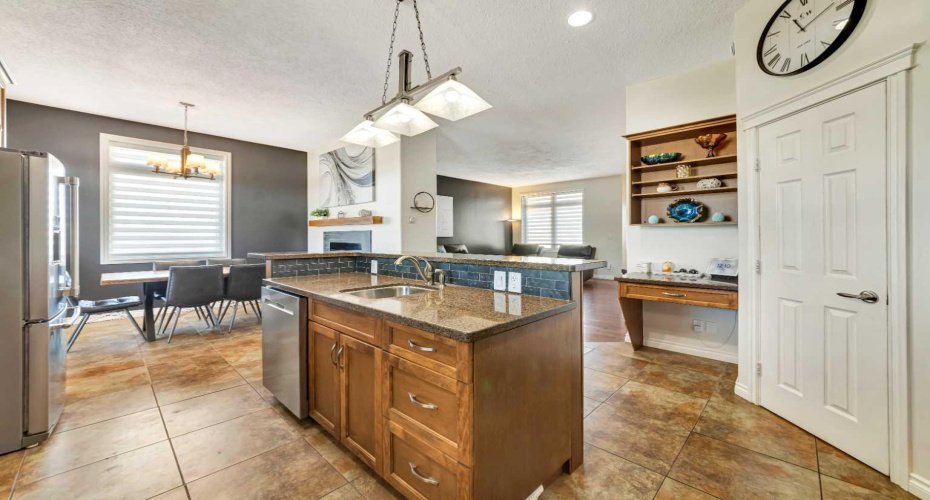 4104 74 Avenue, Lloydminster, Alberta T9V 2H6, 5 Bedrooms Bedrooms, ,3 BathroomsBathrooms,Residential,For Sale,74,A2293233