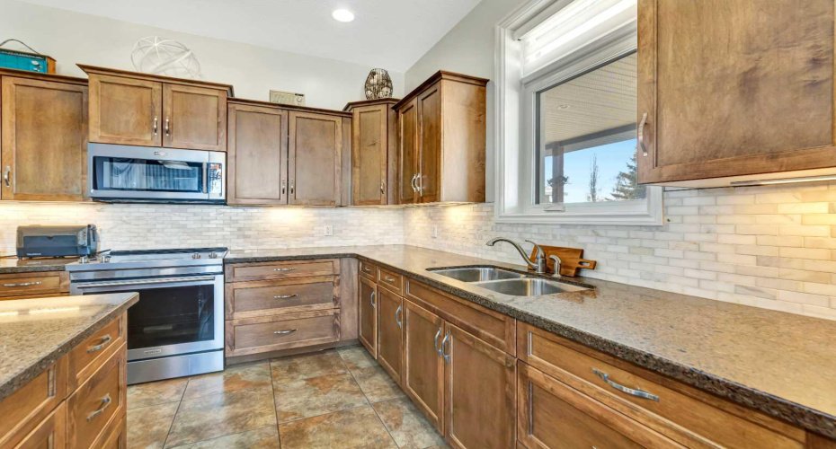 4104 74 Avenue, Lloydminster, Alberta T9V 2H6, 5 Bedrooms Bedrooms, ,3 BathroomsBathrooms,Residential,For Sale,74,A2293233