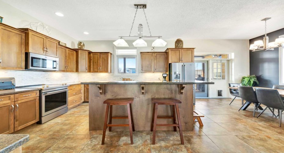 4104 74 Avenue, Lloydminster, Alberta T9V 2H6, 5 Bedrooms Bedrooms, ,3 BathroomsBathrooms,Residential,For Sale,74,A2293233