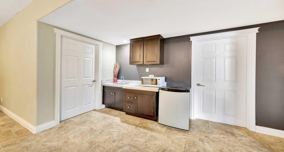 4104 74 Avenue, Lloydminster, Alberta T9V 2H6, 5 Bedrooms Bedrooms, ,3 BathroomsBathrooms,Residential,For Sale,74,A2293233