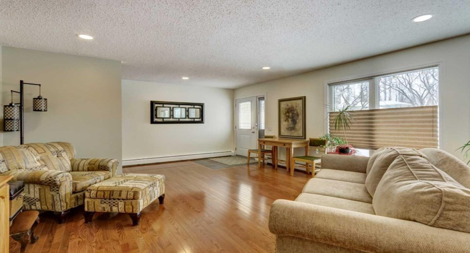 703 Memorial Avenue, Vulcan, Alberta T0L 2B0, 4 Bedrooms Bedrooms, ,3 BathroomsBathrooms,Residential,For Sale,Memorial,A2293238