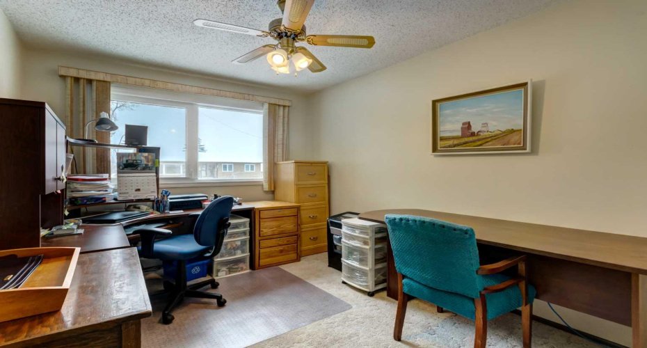 703 Memorial Avenue, Vulcan, Alberta T0L 2B0, 4 Bedrooms Bedrooms, ,3 BathroomsBathrooms,Residential,For Sale,Memorial,A2293238