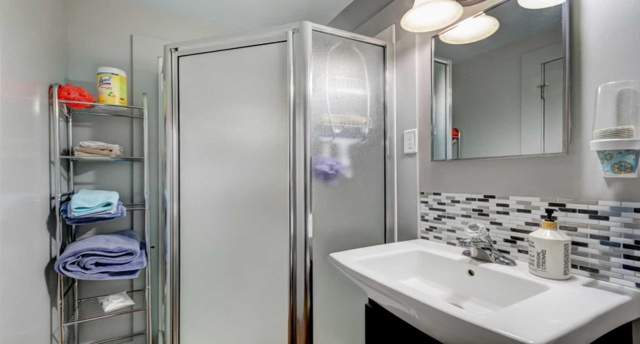 703 Memorial Avenue, Vulcan, Alberta T0L 2B0, 4 Bedrooms Bedrooms, ,3 BathroomsBathrooms,Residential,For Sale,Memorial,A2293238