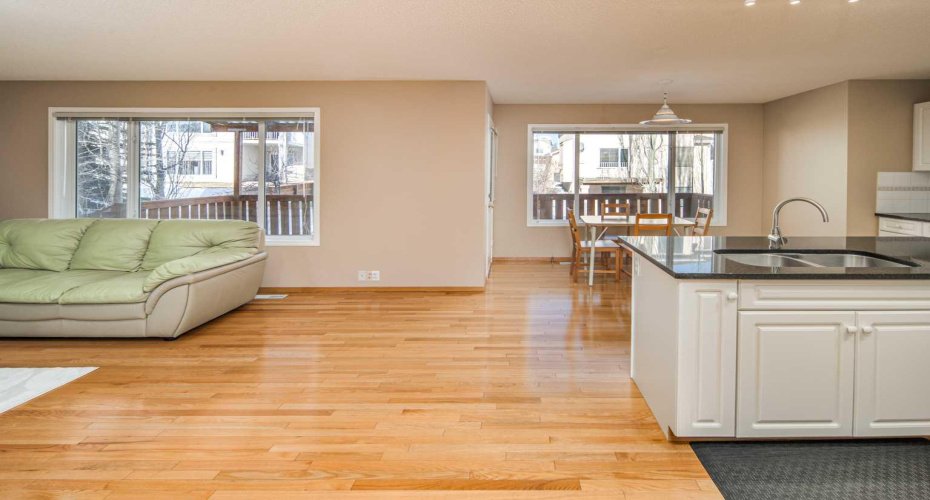 110 Hampstead Rise, Calgary, Alberta T3A 6B5, 5 Bedrooms Bedrooms, ,4 BathroomsBathrooms,Residential,For Sale,Hampstead,A2293244