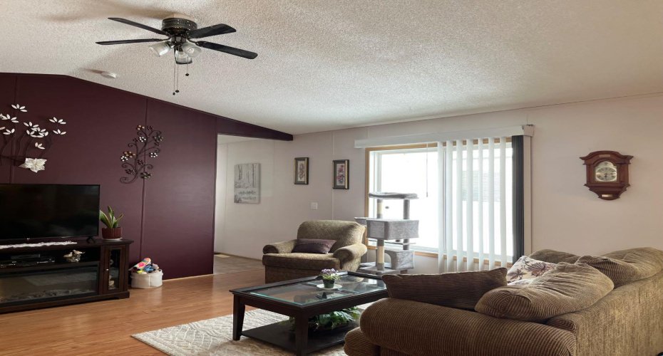 10615 88 Street, Grande Prairie, Alberta T8X 1P5, 3 Bedrooms Bedrooms, ,2 BathroomsBathrooms,Mobile,For Sale,88,A2293250