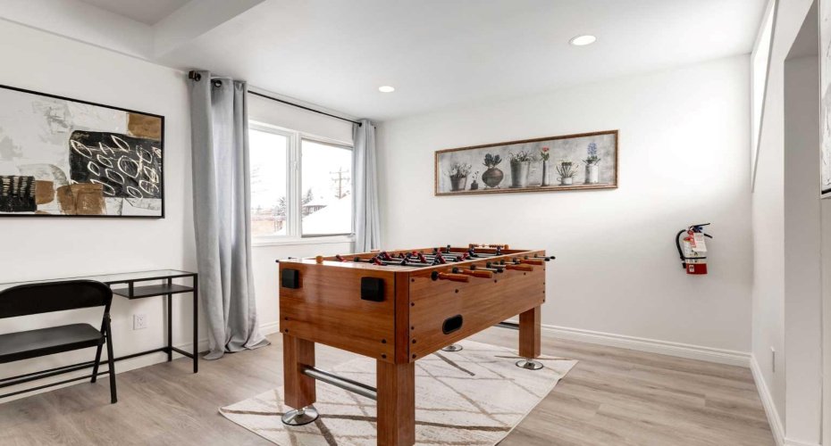 1416 Memorial Drive, Calgary, Alberta T2N3E5, 3 Bedrooms Bedrooms, ,2 BathroomsBathrooms,Residential,For Sale,Memorial,A2293255