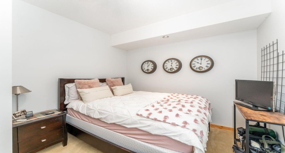 101B Stewart Creek Landing, Canmore, Alberta T1W0E3, 2 Bedrooms Bedrooms, ,2 BathroomsBathrooms,Residential,For Sale,Stewart Creek Landing,A2293258