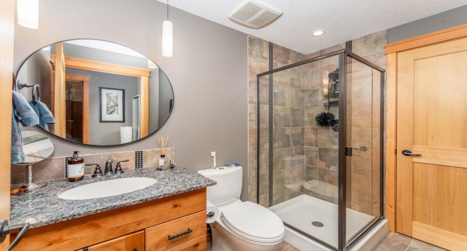 101B Stewart Creek Landing, Canmore, Alberta T1W0E3, 2 Bedrooms Bedrooms, ,2 BathroomsBathrooms,Residential,For Sale,Stewart Creek Landing,A2293258