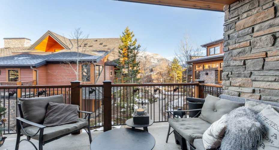 101B Stewart Creek Landing, Canmore, Alberta T1W0E3, 2 Bedrooms Bedrooms, ,2 BathroomsBathrooms,Residential,For Sale,Stewart Creek Landing,A2293258