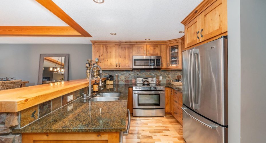 101B Stewart Creek Landing, Canmore, Alberta T1W0E3, 2 Bedrooms Bedrooms, ,2 BathroomsBathrooms,Residential,For Sale,Stewart Creek Landing,A2293258