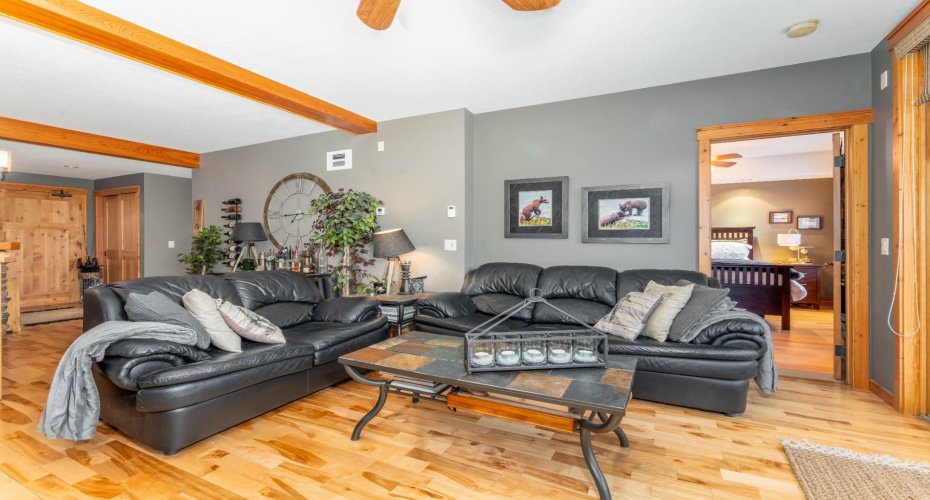 101B Stewart Creek Landing, Canmore, Alberta T1W0E3, 2 Bedrooms Bedrooms, ,2 BathroomsBathrooms,Residential,For Sale,Stewart Creek Landing,A2293258