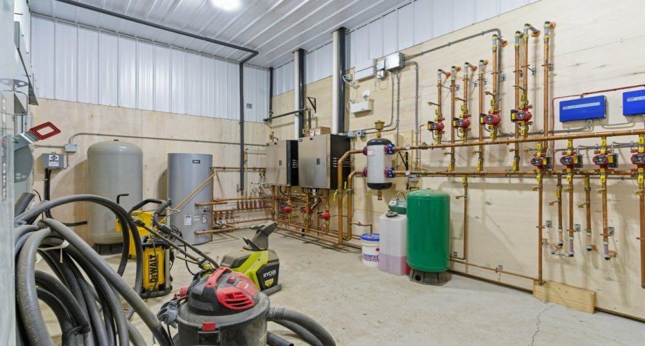 274216 112 Street, Millarville, Alberta T0L 1K0, ,2 BathroomsBathrooms,Agri-business,For Sale,112,A2293260