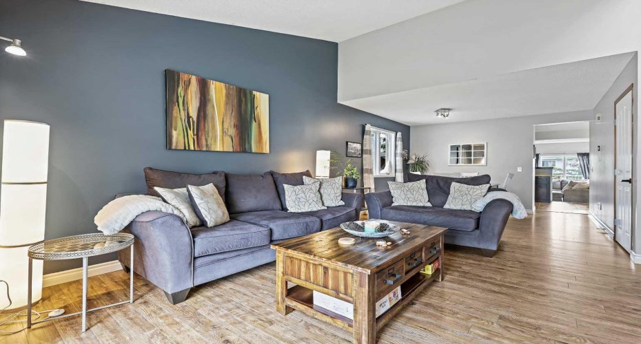 32 Millrise Crescent, Calgary, Alberta T2Y 2H6, 4 Bedrooms Bedrooms, ,3 BathroomsBathrooms,Residential,For Sale,Millrise,A2293264