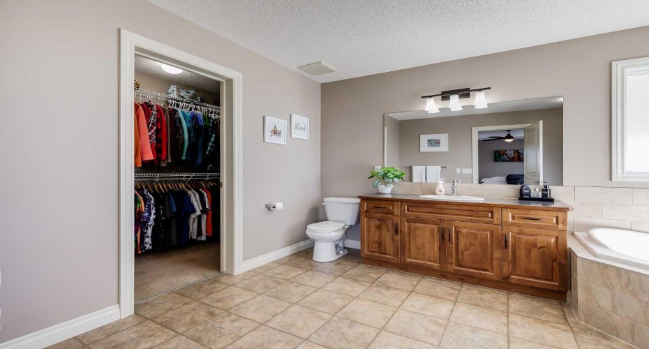 2905 Prairie Springs Grove, Airdrie, Alberta T4B 0E6, 4 Bedrooms Bedrooms, ,4 BathroomsBathrooms,Residential,For Sale,Prairie Springs,A2293268