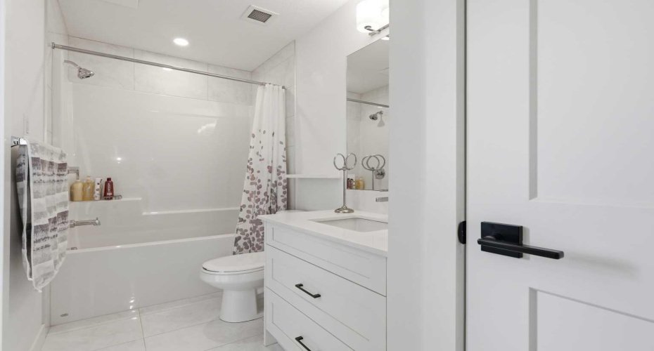 20 Sage Hill, Calgary, Alberta T3R 1Z5, 2 Bedrooms Bedrooms, ,2 BathroomsBathrooms,Residential,For Sale,Sage Hill,A2293277