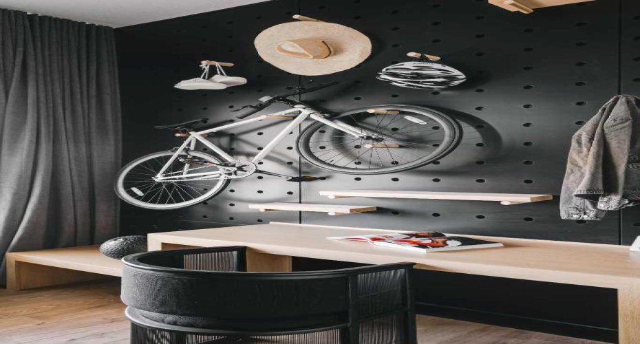 Lower level flex space off of the attached garage, overlooking the front patio.