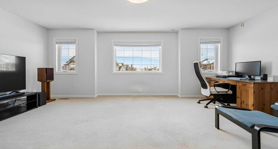 85 Silverado Range View, Calgary, Alberta T2X 0E1, 3 Bedrooms Bedrooms, ,4 BathroomsBathrooms,Residential,For Sale,Silverado Range,A2293309