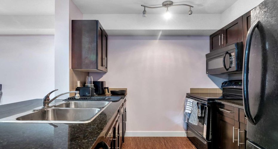 7210 80 Avenue, Calgary, Alberta T3J 0n7, 1 Bedroom Bedrooms, ,1 BathroomBathrooms,Residential,For Sale,80,A2293337