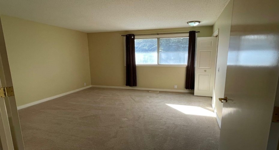 247 Bracewood Road, Calgary, Alberta T2W 3C2, 3 Bedrooms Bedrooms, ,2 BathroomsBathrooms,Residential,For Sale,Bracewood,A2293348