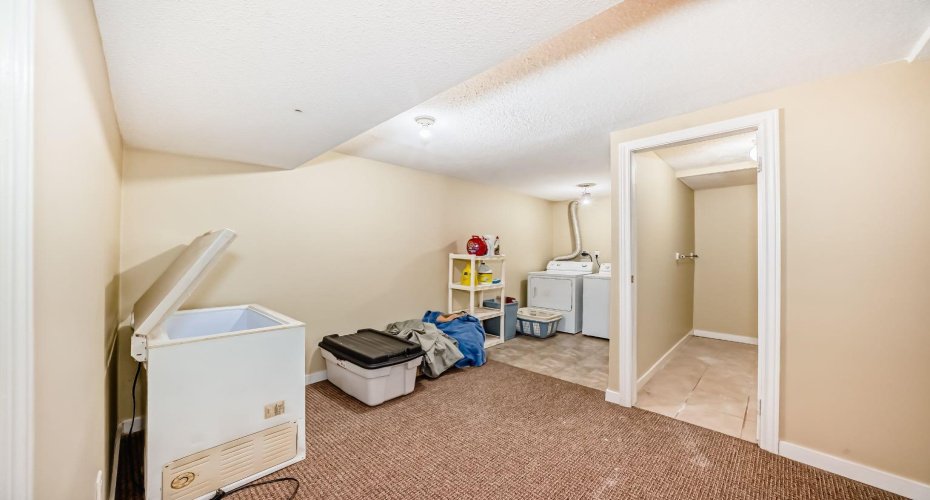 247 Bracewood Road, Calgary, Alberta T2W 3C2, 3 Bedrooms Bedrooms, ,2 BathroomsBathrooms,Residential,For Sale,Bracewood,A2293348