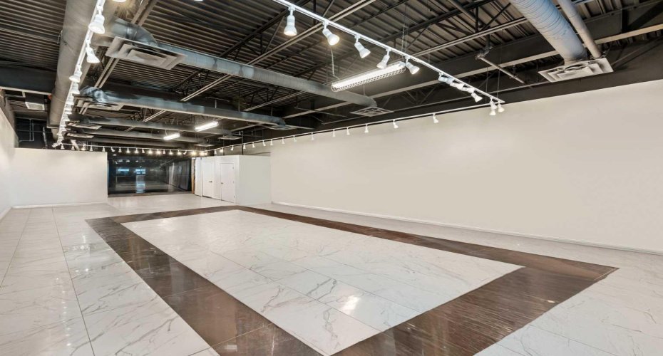 3131 27 Street, Calgary, Alberta T1Y 0B3, ,Commercial,For Sale,27,A2293364