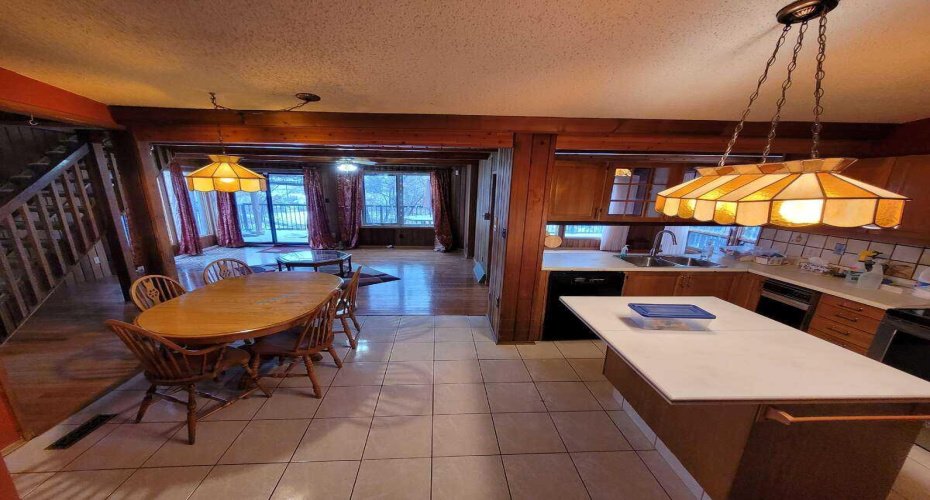 15 Glenview Drive, Calgary, Alberta T3E 4H4, 6 Bedroom Bedrooms, 0 ,3 BathroomBathrooms,Residential,For Sale,Glenview,0,A2293402