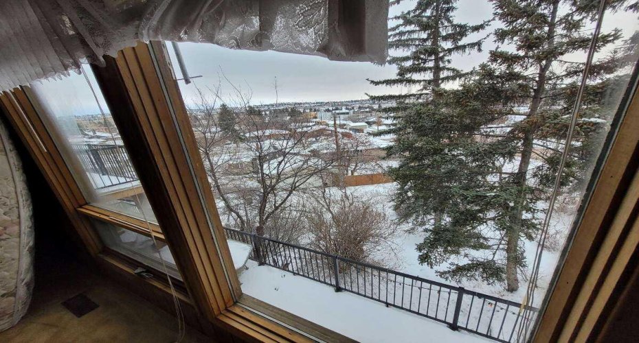15 Glenview Drive, Calgary, Alberta T3E 4H4, 6 Bedroom Bedrooms, 0 ,3 BathroomBathrooms,Residential,For Sale,Glenview,0,A2293402