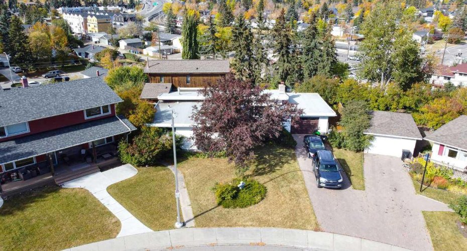 15 Glenview Drive, Calgary, Alberta T3E 4H4, 6 Bedroom Bedrooms, 0 ,3 BathroomBathrooms,Residential,For Sale,Glenview,0,A2293402