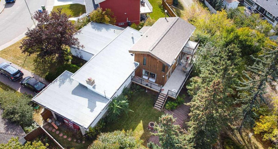 15 Glenview Drive, Calgary, Alberta T3E 4H4, 6 Bedroom Bedrooms, 0 ,3 BathroomBathrooms,Residential,For Sale,Glenview,0,A2293402