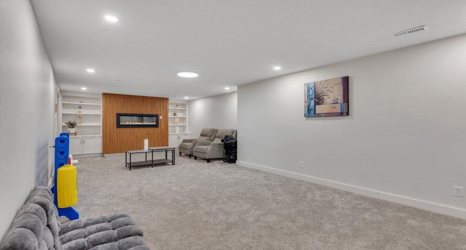 3 Cardiff Drive, Calgary, Alberta T2K1R4, 4 Bedroom Bedrooms, 0 ,3 BathroomBathrooms,Residential,For Sale,Cardiff,0,A2293404