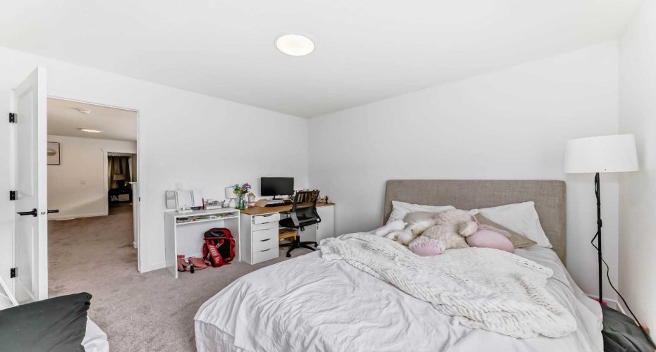 171 Hotchkiss Manor, Calgary, Alberta T3S 0G5, 3 Bedrooms Bedrooms, ,3 BathroomsBathrooms,Residential,For Sale,Hotchkiss,A2293462