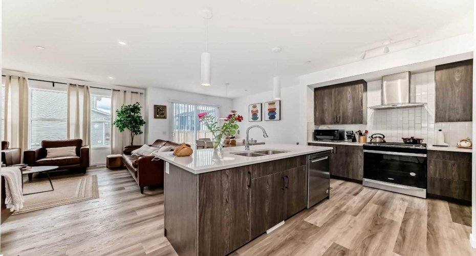 171 Hotchkiss Manor, Calgary, Alberta T3S 0G5, 3 Bedrooms Bedrooms, ,3 BathroomsBathrooms,Residential,For Sale,Hotchkiss,A2293462