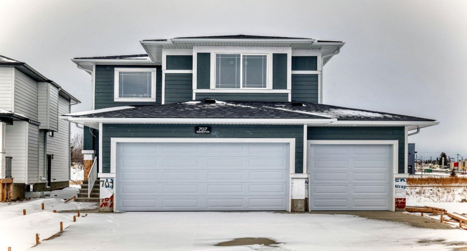 707 Mandalay Avenue, Carstairs, Alberta T0M 0N0, 3 Bedrooms Bedrooms, ,3 BathroomsBathrooms,Residential,For Sale,Mandalay,A2292567
