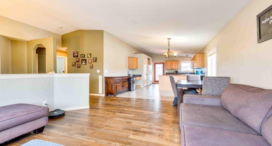 95 Inglewood Drive, Red Deer, Alberta T4R0B2, 4 Bedrooms Bedrooms, ,2 BathroomsBathrooms,Residential,For Sale,Inglewood,A2291723
