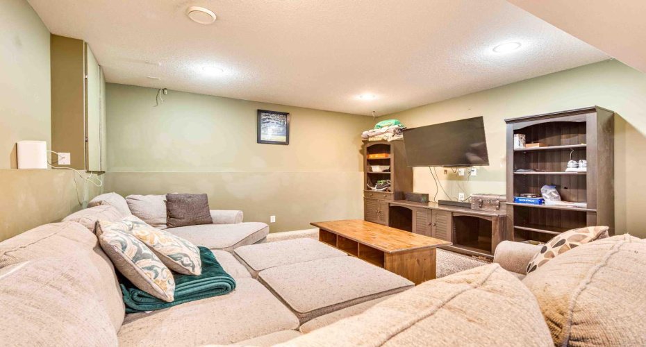 95 Inglewood Drive, Red Deer, Alberta T4R0B2, 4 Bedrooms Bedrooms, ,2 BathroomsBathrooms,Residential,For Sale,Inglewood,A2291723